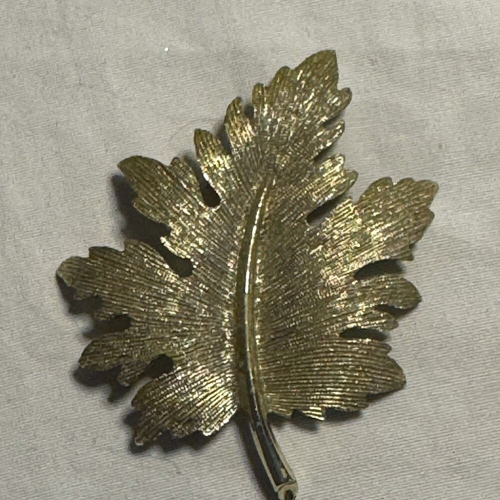 Emmons Vintage Gold-Tone Large Leaf Brooch Signed Grandma Core